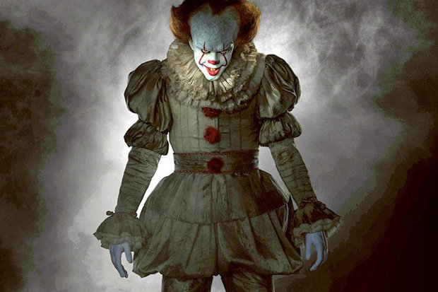 bill Skarsgard Pennywise IT 2017